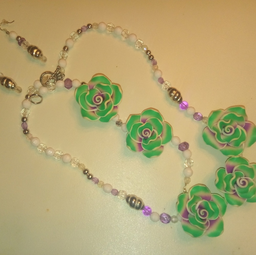 3pc Jewelry Set Incl Necklace, bracelet & earrings - Picture 4 of 5